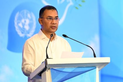 প্রধানমন্ত্রী তারেক রহমান বুধবার সকালে ঢাকা সেনানিবাসের সেনাকুঞ্জে আন্তর্জাতিক জাতিসংঘ শান্তিরক্ষী দিবস উপলক্ষে আয়োজিত অনুষ্ঠানে কথা বলেন। ছবি: পিএমও প্রধানমন্ত্রী তারেক রহমান বুধবার সকালে ঢাকা সেনানিবাসের সেনাকুঞ্জে আন্তর্জাতিক জাতিসংঘ শান্তিরক্ষী দিবস উপলক্ষে আয়োজিত অনুষ্ঠানে কথা বলেন। ছবি: পিএমও